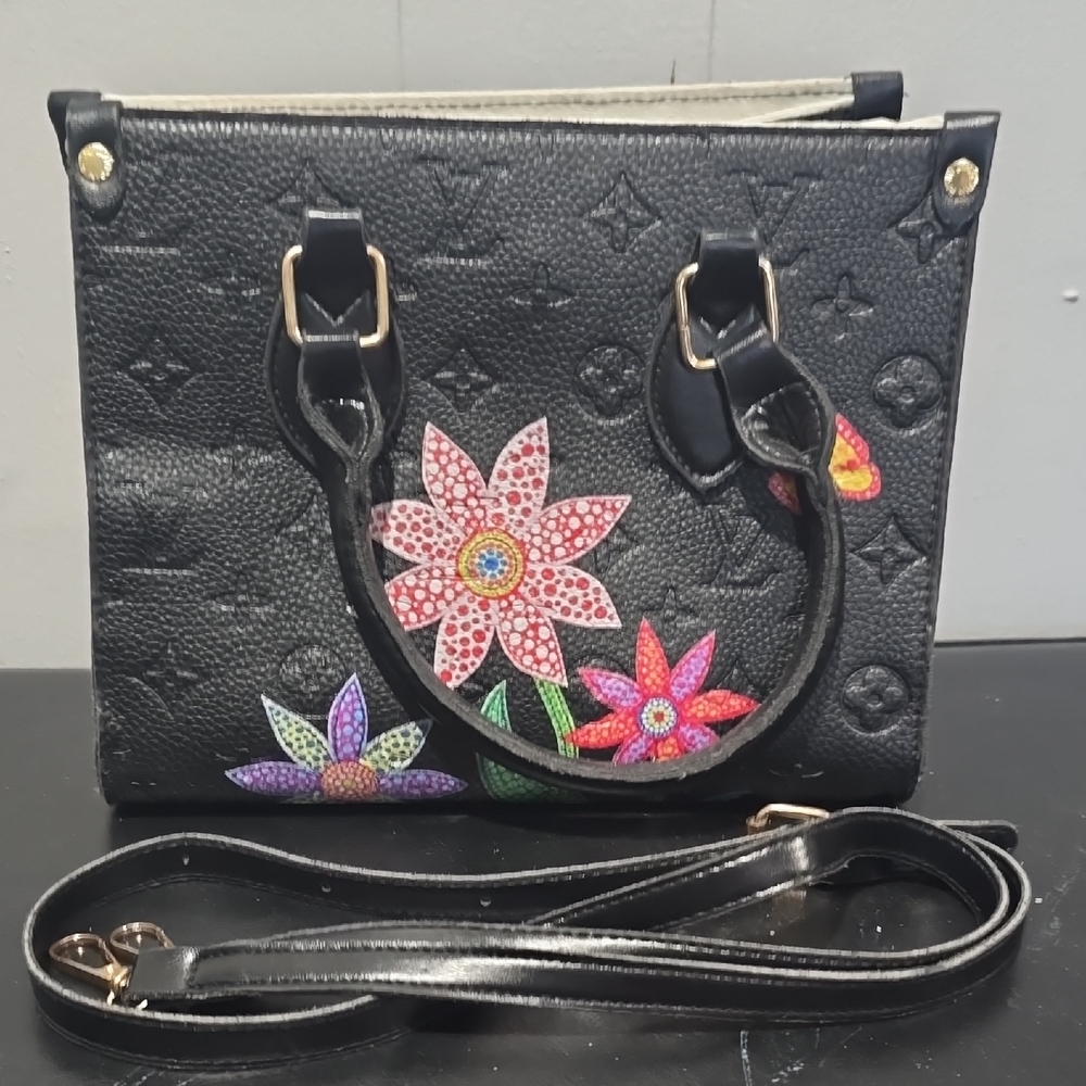 Floral Black Handbag 💖